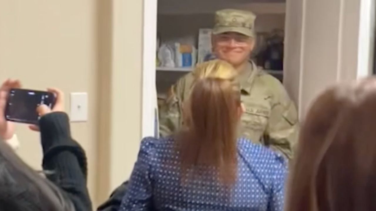 Soldier Surprises Mom Inside Pantry After Completing Basic Training