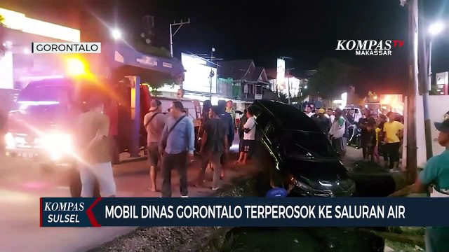 Mobil Dinas Gorontalo Terperosok Ke Saluran Air