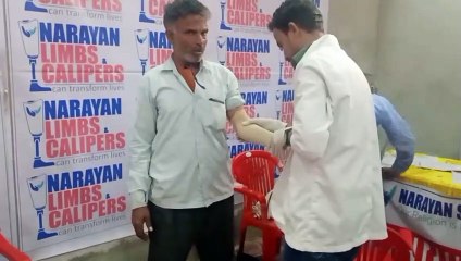 दिव्यांगों को वितरित किए उपकरण, देखें वीडियो