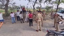 कासगंज: अज्ञात शव मिलने से क्षेत्र में सनसनी, पुलिस बल के साथ एसपी मौके पर