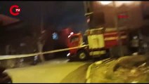 Ümraniye'de 3 katlı binanın çatısı ile altındaki daire alev alev yandı