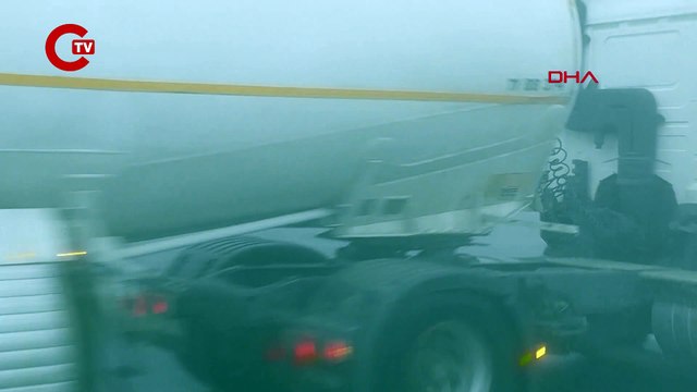 Bolu dağın'da yoğun sis nedeniyle görüş mesafesi 10 metreye düştü