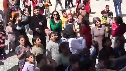 Çadır kentte 5 yaşındaki Nehir’e doğum günü sürprizi