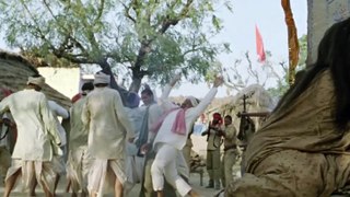 बीहड़ में...बागी होते हैं...डकैत मिलते हैं..पार्लियामेंट में - Irrfan Khan | Superhit Dialogue Scene