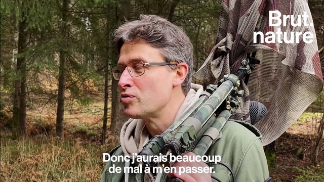 Pendant ce temps-là… – Il enregistre les sons de la nature