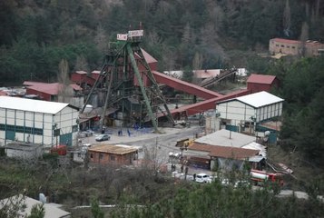 AMASRA'DA MADEN OCAĞINDA YANGINI SÖNDÜRMEK İÇİN KURULAN BARAJLAR KALDIRILIYOR
