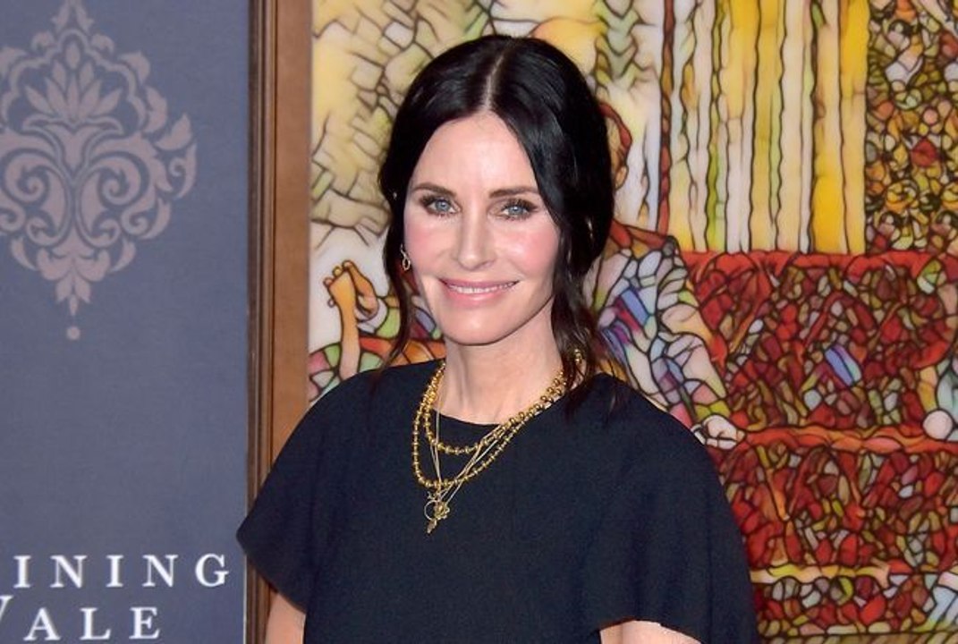 Anti-âge : Courteney Cox, son visage déformé par les injections de Botox® et d’acide hyaluronique : « J’ai fait n’importe quoi »