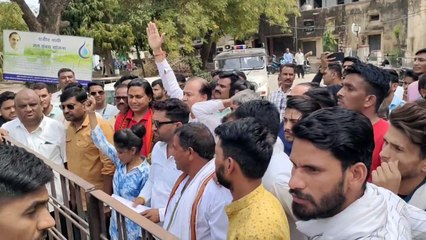 राज्यसभा सांसद के साथ दुर्व्यवहार को लेकर किया विरोध प्रदर्शन