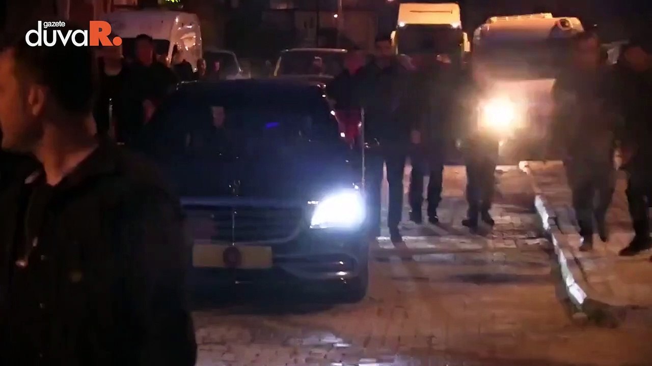 Erdoğan'a deprem bölgesinde 'Geliyor gelmekte olan' sloganı ile karşılandı