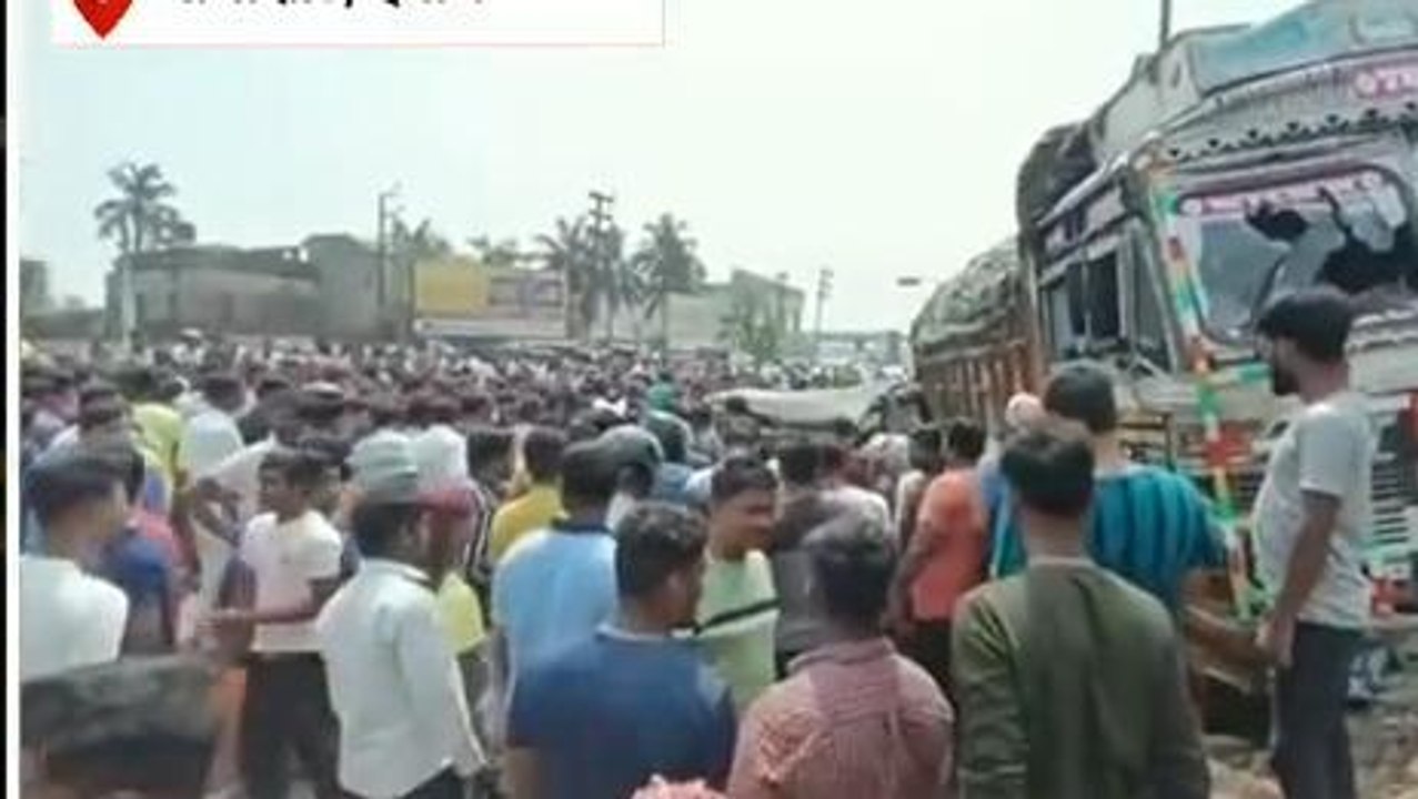 হুগলি: বাঙ্গীহাটি মোড়ে ভয়াবহ পথ দুর্ঘটনা, লরি...
