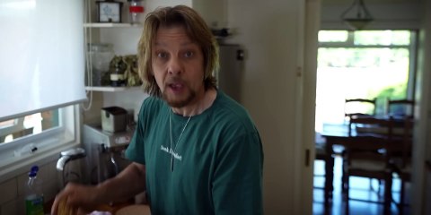 The Ultimate Spicy Wing Taste Test - KFC vs Recipe30