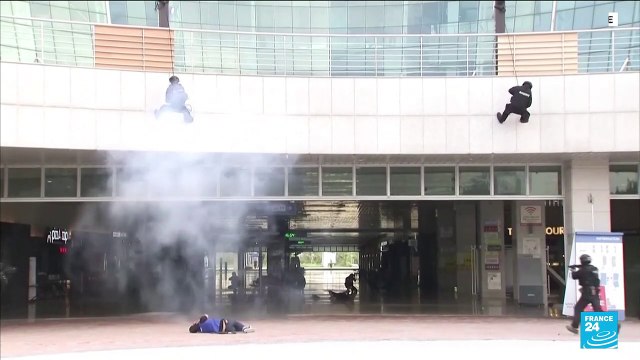 US, South Korea hold drills as North sub test-fires missiles