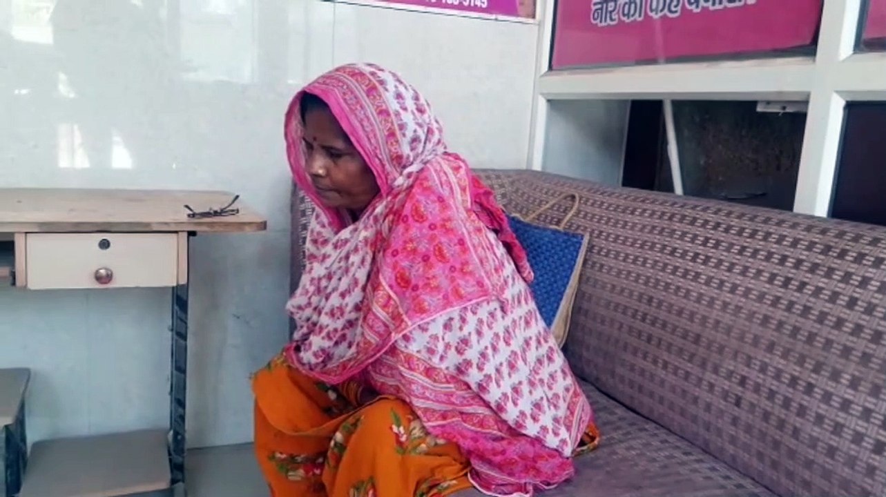 एसओजी का गांजा तस्कर महिला के घर छापा, 12 लाख र...
