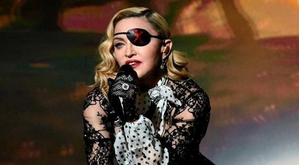 بعد انفصالها عن حبيبها بأيام معدودة مادونا تعيش قصة حب مع مدرب أبنائها