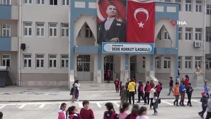 Öğrencilerin ilk ders konusu deprem oldu