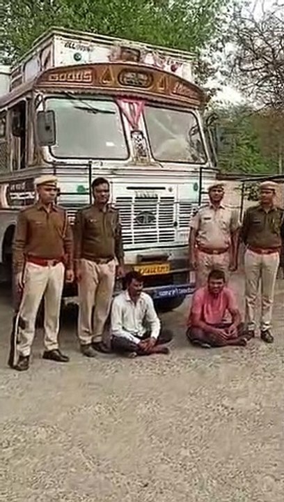 ट्रक में छिपाकर ले जा रहे थे 50 लाख की अवैध शरा...
