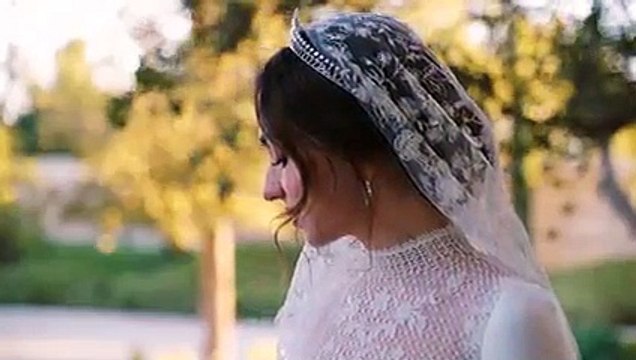 بكاء الملكة رانيا في زفاف ابنتها الأميرة إيمان