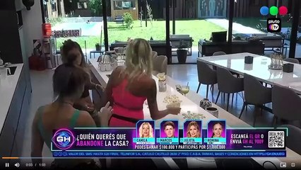 La reacción de Julieta al ver que los perritos destruyeron su maquillaje