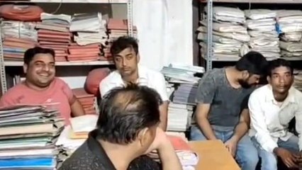 ब्रेकिंग: पुलिस ने की बड़ी कार्रवाई, रेड लाइट एरिया से दस लोगों के साथ लाखों रुपये बरामद