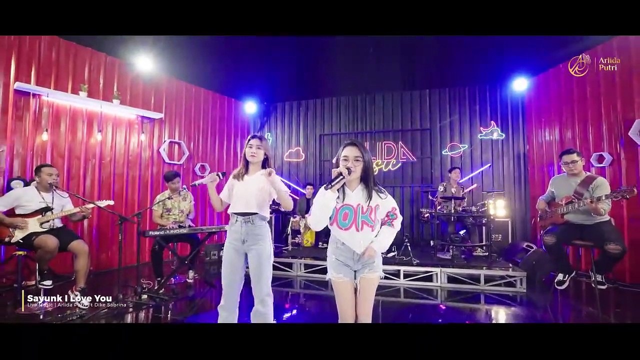 ARLIDA PUTRI FT. DIKE SABRINA - SAYUNK I LOVE YOU  (Official Live Music Video)