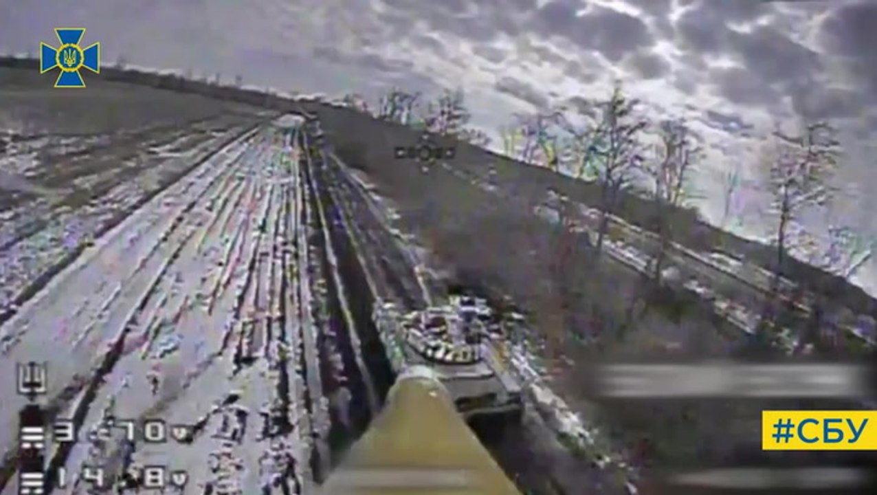 Ukrainian ‘kamikaze drone’ targets Russian tank trying to ‘escape’ in Kharkiv Oblast