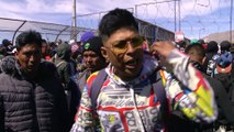 Migrantes intentan cruzar a Estados Unidos a la fuerza