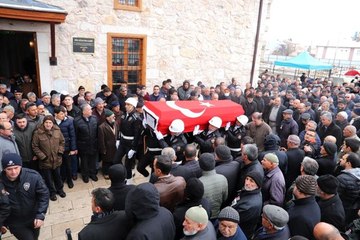 Eski Bakan Vefa Tanır, Konya'da son yolculuğa uğurlandı