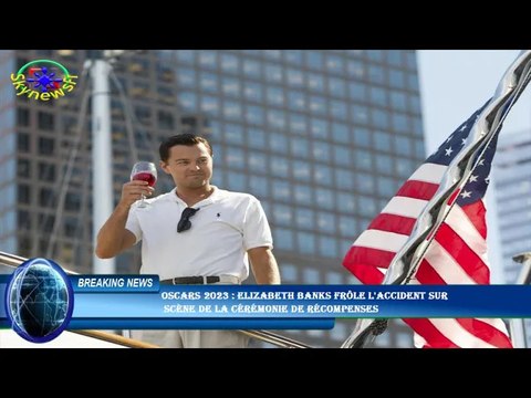 Oscars 2023 : Elizabeth Banks frôle l'accident sur scène de la cérémonie de récompenses