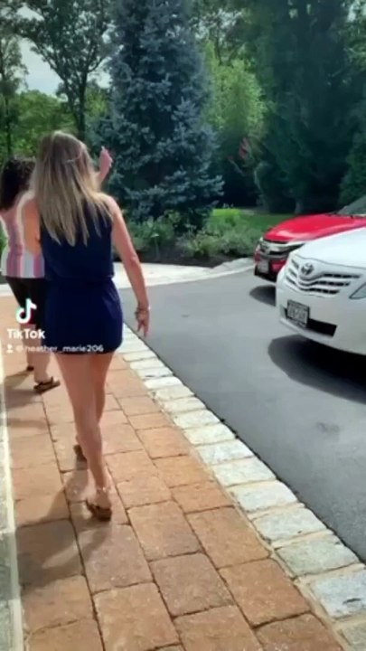 Woman meets family of young girl whose heart she received