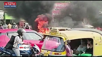 Uttar Pradesh : Noida में कार में लगी भीषण आग