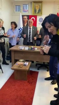 Memleket Partisi yöneticilerinden Muharrem İnce dansı