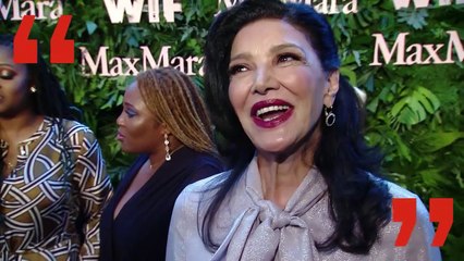 Donna, vita, libertà: l'abito di Shohreh Aghdashloo per le donne iraniane sul red carpet degli Oscar