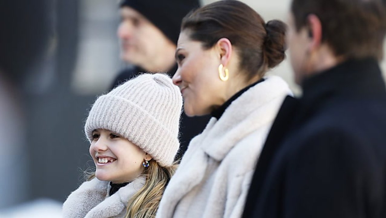 Prinzessin Estelle mit niedlichen Zahnlücken – süßer Auftritt der Schweden-Royals