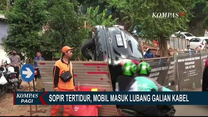 Sebuah Mobil SUV Masuk ke Lubang Galian Kabel di Jakarta Selatan, Diduga Akibat Sopir Tertidur!