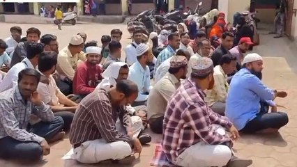 बुरहानपुर: अतिथि शिक्षकों ने खोला मोर्चा,जिला शिक्षा कार्यालय के सामने दिया धरना