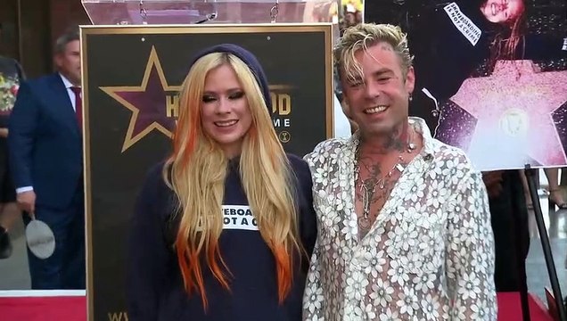 Justin Bieber And Selena Gomez Drama, Avril Lavigne & Tyga Kiss, Tom Sandoval’s