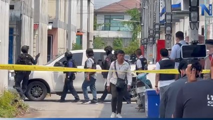 จนท.ยังปิดล้อม เหตุตำรวจสันติบาลคลั่งกราดยิง มีเสียงปืนดังเป็นระยะ