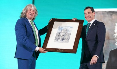 Juanma Moreno entrega los premios Talento Andaluz en Madrid