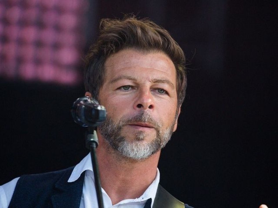 "Je m’en fous", snobé par une partie de l’industrie musicale, Christophe Maé, qui ne fait que très peu d’interviews, ne mâche pas ses mots !