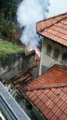 Varenna, bruciano le bare del cimitero a?Perla del Lario: ?Smaltimento barbaro?