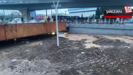 4 kişinin hayatını kaybettiği köprülü kavşakta sel anı