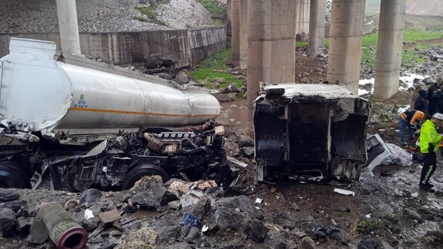 Şırnak’ta tanker köprüden uçtu: 1 ölü, 1 yaralı