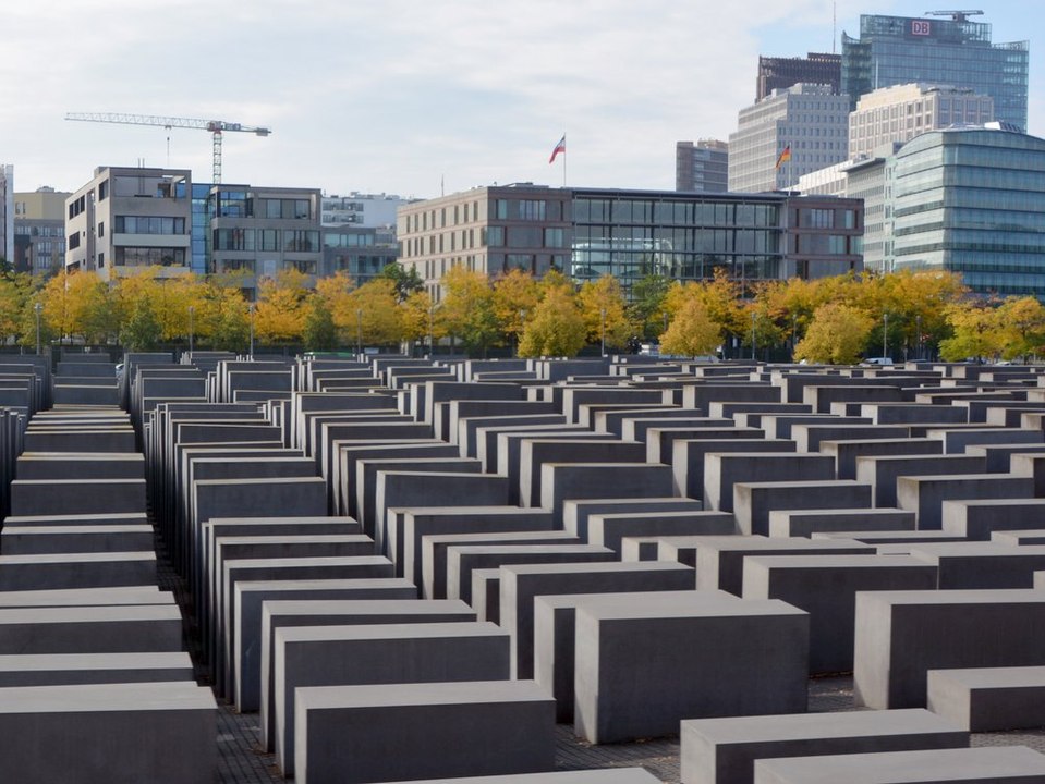 Auto rammt Berliner Holocaust-Mahnmal