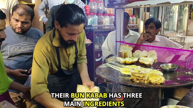 Spiciest Bun Kabab In Karachi | Fried Chili Bun Kabab | Kharadar Food Street | Street Food Karachi