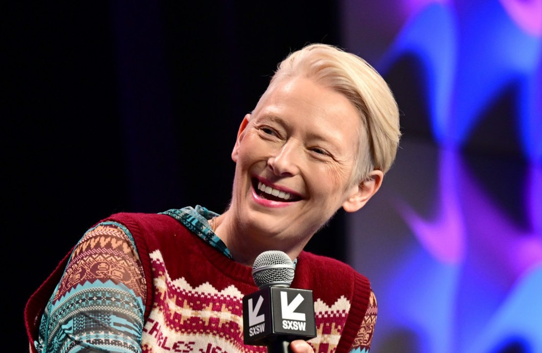 Tilda swinton: weigerung gegen covid-maßnahmen