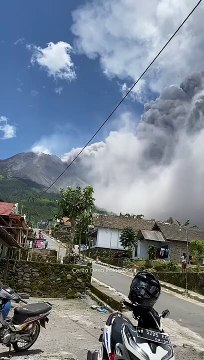 MERAPI MELETUS !! ERUPSI SUSULAN GUNUNG MERAPI DARI DUSUN STABELAN - Letusan Gunung Merapi Terbaru