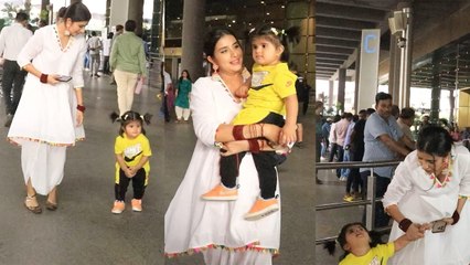 Charu Asopa की बेटी Paps के साथ Airport पर खेलती नजर आई, Adorable Video हुआ Viral ! FilmiBeat