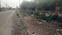 अरावली विहार में नगर परिषद और आवासन मंडल करा रहे सफाई, फिर भी सडक़ों पर फैला कचरा