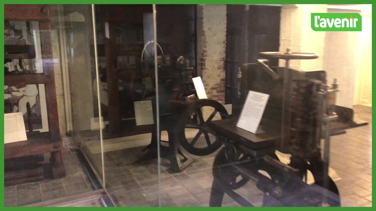 La place Hergé à Tournai, un espace communal un peu trop privé...