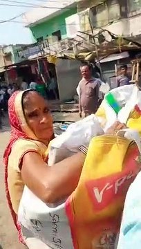 दुकान मालिक - किराएदार के बीच विवाद , मालिक की पत्नी आग से झुलसी , एसएमएस में भर्ती